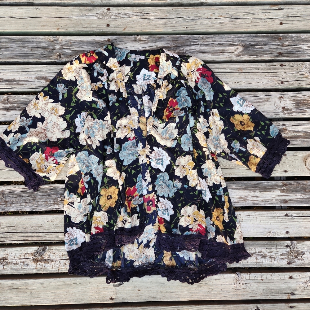 Jodiful Floral Spring Kimono Cardigan Lace Scalloped Flirty Small Navy Boutique